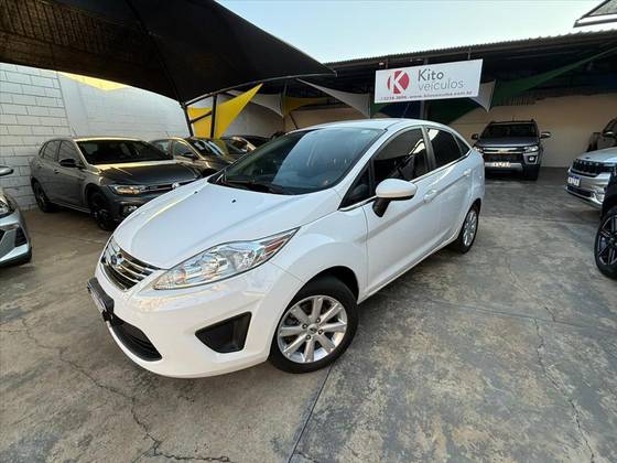 FORD FIESTA 1.6 SE SEDAN 16V FLEX 4P MANUAL FORD FIESTA 1.6 SE SEDAN 16V FLEX 4P MANUAL